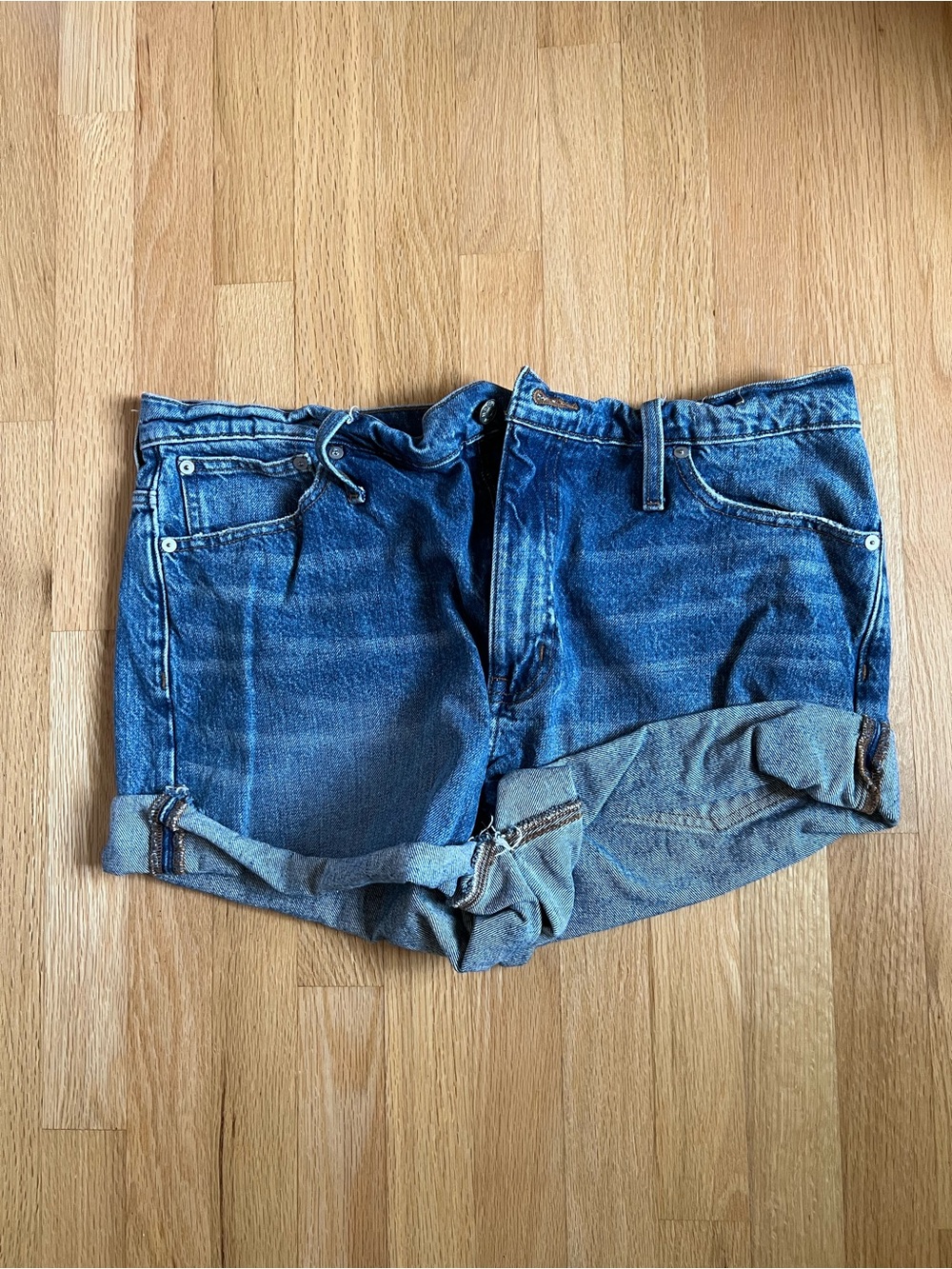 Madewell Vintage Wash Blue Denim Rolled-Hem Shorts